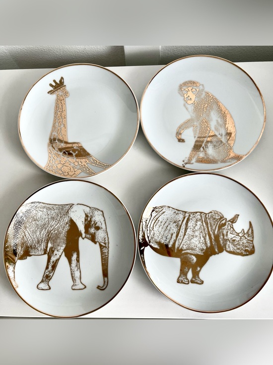 Z Gallerie Other - Z Gallerie Safari Animal Print Porcelain Dinner Plates Set of 4 White Gold 7.5”